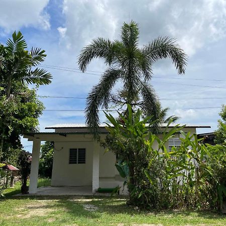 Cosy Little Home Near To The Town Pasir Puteh Exterior photo